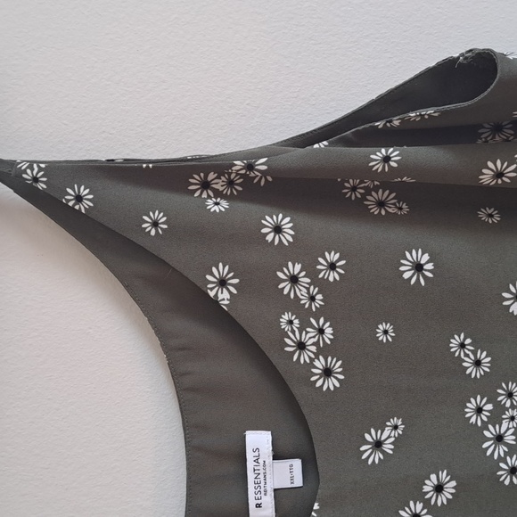 Reitmans green floral blouse - Picture 1 of 3